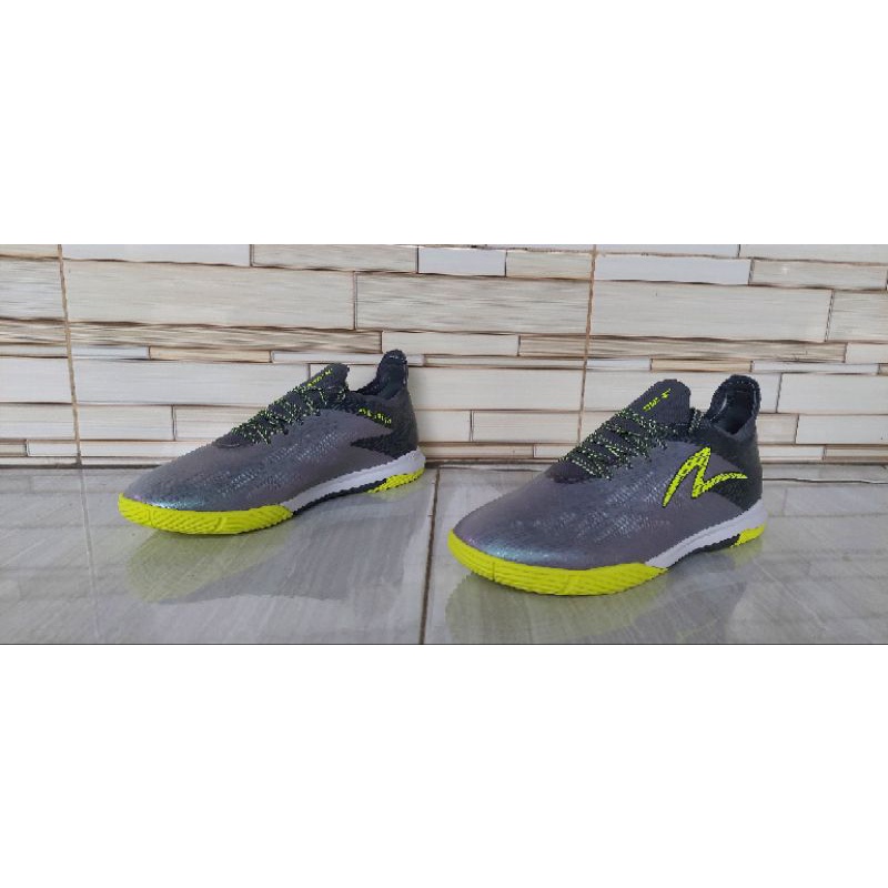Sepatu Futsal Specs Alpha Elite IN