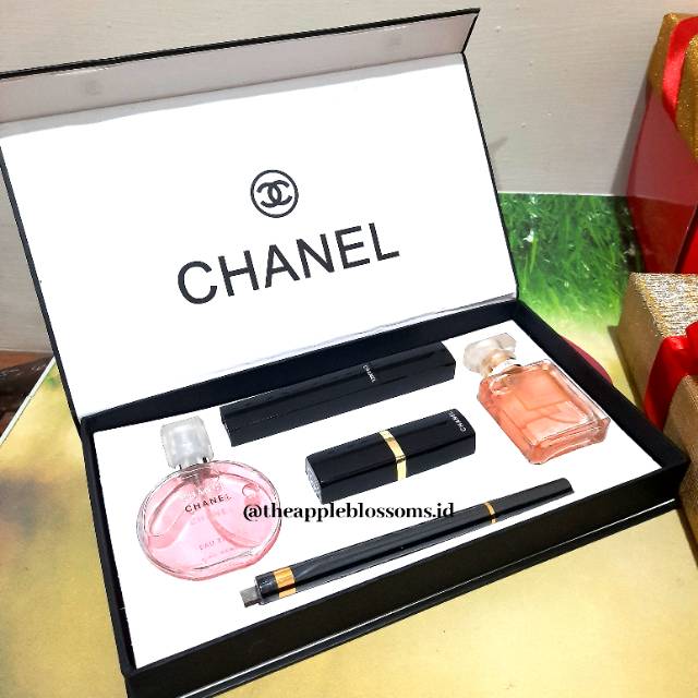 Chanel set / set chanel / makeup / lipstick / makeup chanel