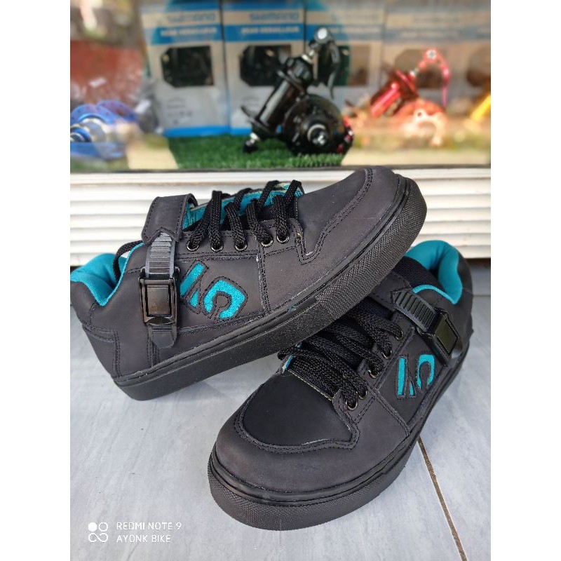 RB Sepatu Sepeda Kulit Asli Garut Dengan Cleat