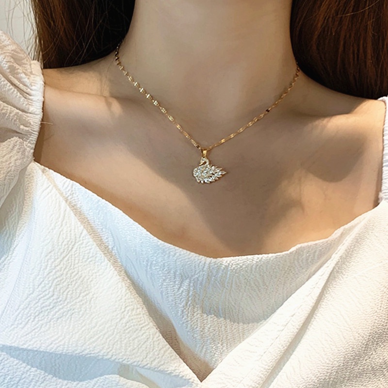 Kalung Titanium Angsa Swan Wanita Anti Karat Emas 18k Berlian Kristal Perhiasan Korea