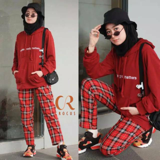  CELANA  PANJANG WANITA KOTAK  HARGA  PROMO 1 KG 7 PCS GREGOR 