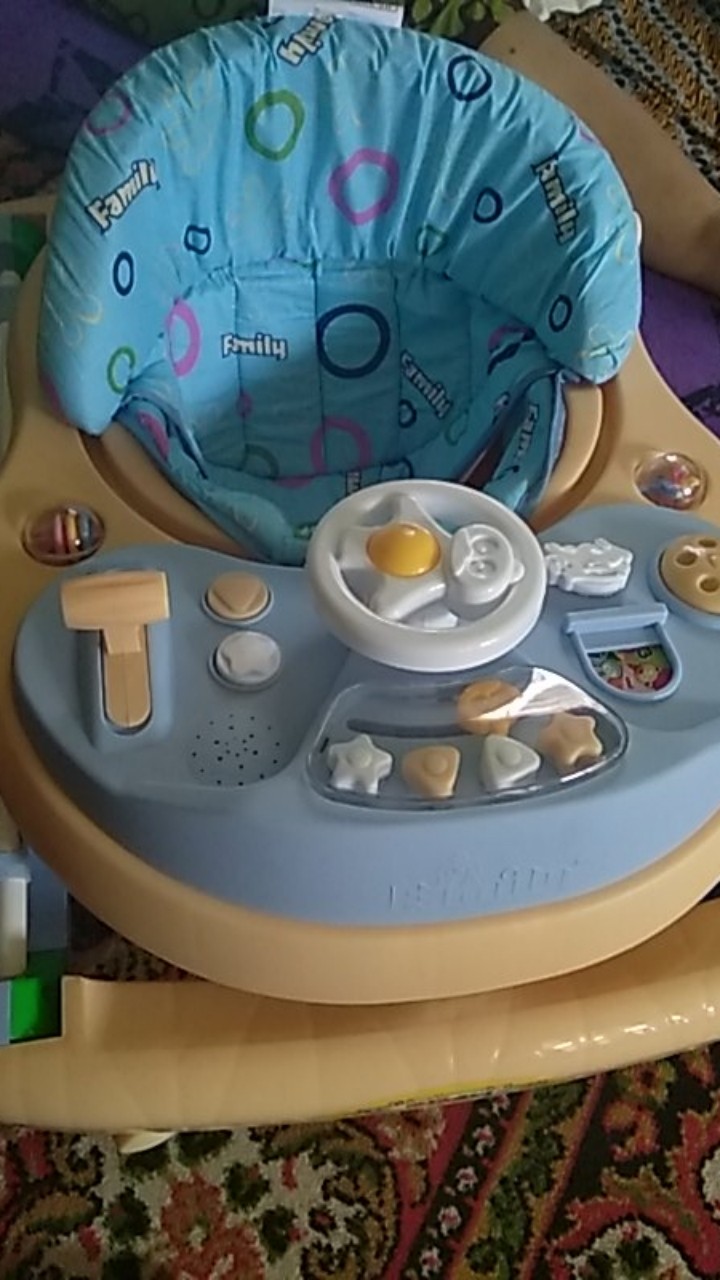 Baby Walker Family F2121 Dan F2115