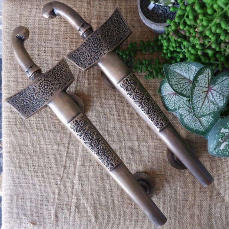 Handle Pintu Rumah Model Keris Kuningan Antik