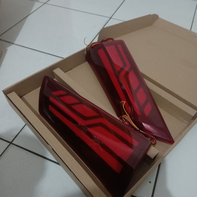 Lampu Reflektor bagasi belakang mobil Toyota Calya Daihatsu sigra tipe D