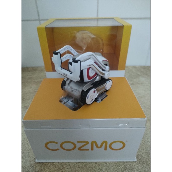 Cozmo robot