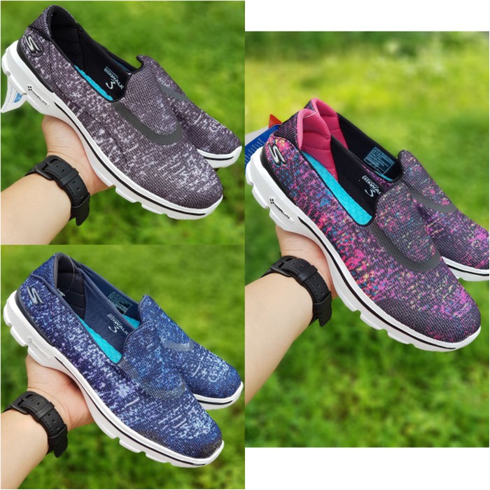 Sepatu Wanita / Cewek Skechers GoWalk 3 Glisten