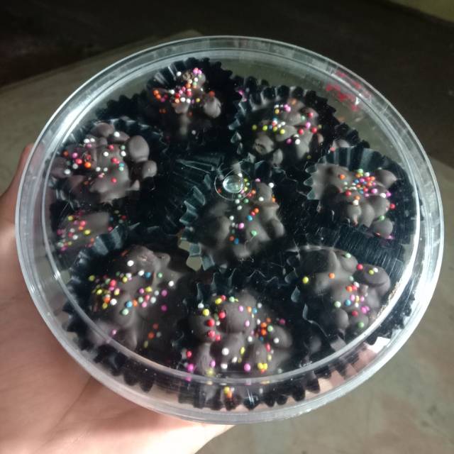 

Kue coklat kacang