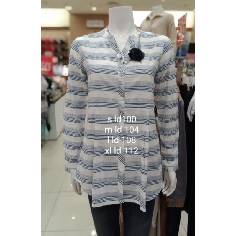 Blouse wanita Corniche