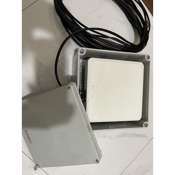 Ruckus ZoneFlex 7372 +Box Outdoor