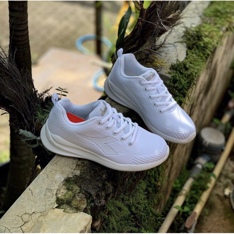 Sepatu DIADORA JOVEN WHITE (WOMEN)