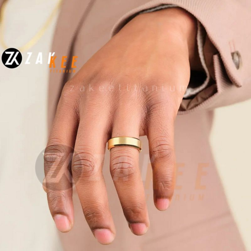 Cincin Pria Wanita Emas Titanium Anti Karat Cincin Hadiah Pasangan Couple Cowok Cewek