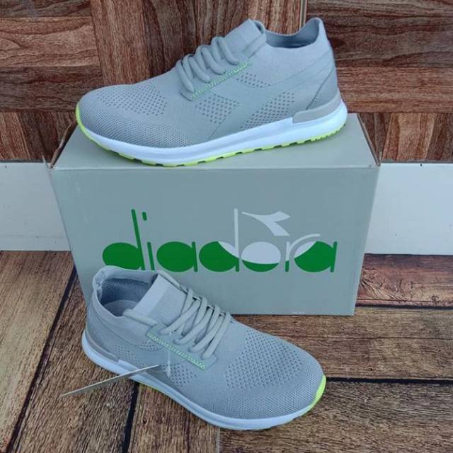sepatu diadora LERANZO