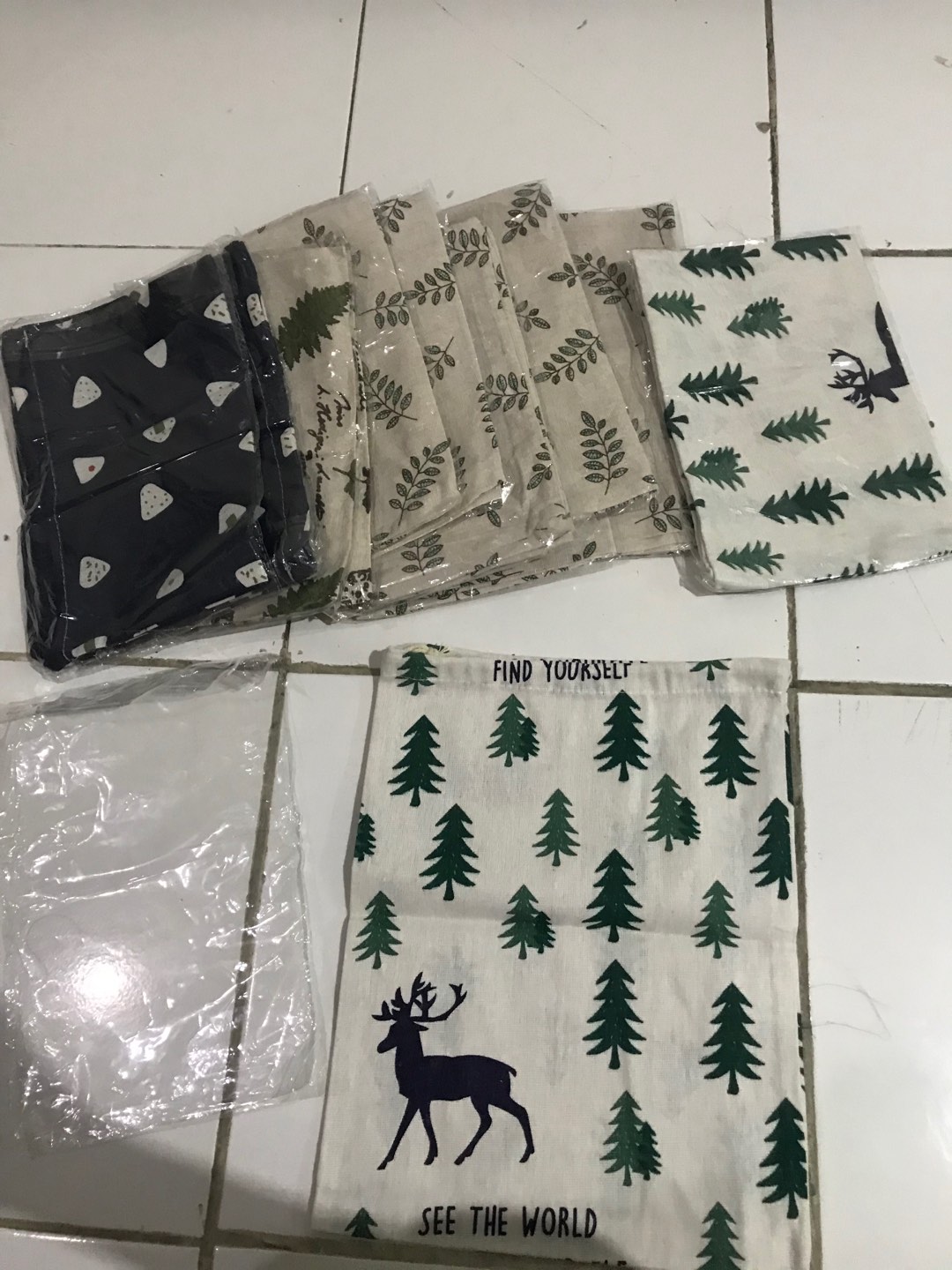 Pouch / Pouch Serut / Souvenir / Serba Guna / Motif Bunga / Binatang / Animal / Eco Friendly Uk. L