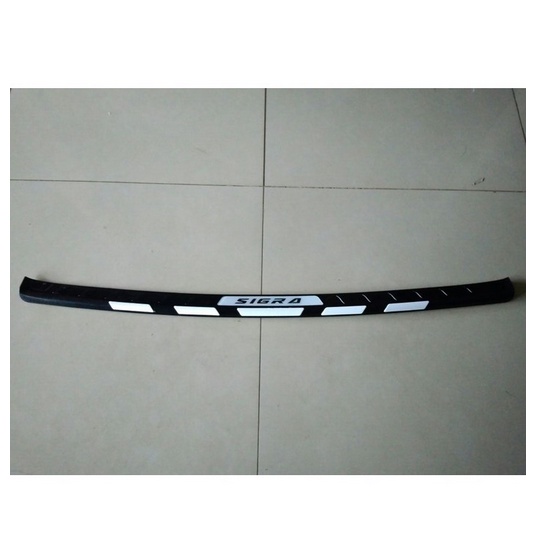 Sillplate belakang mobil sigra