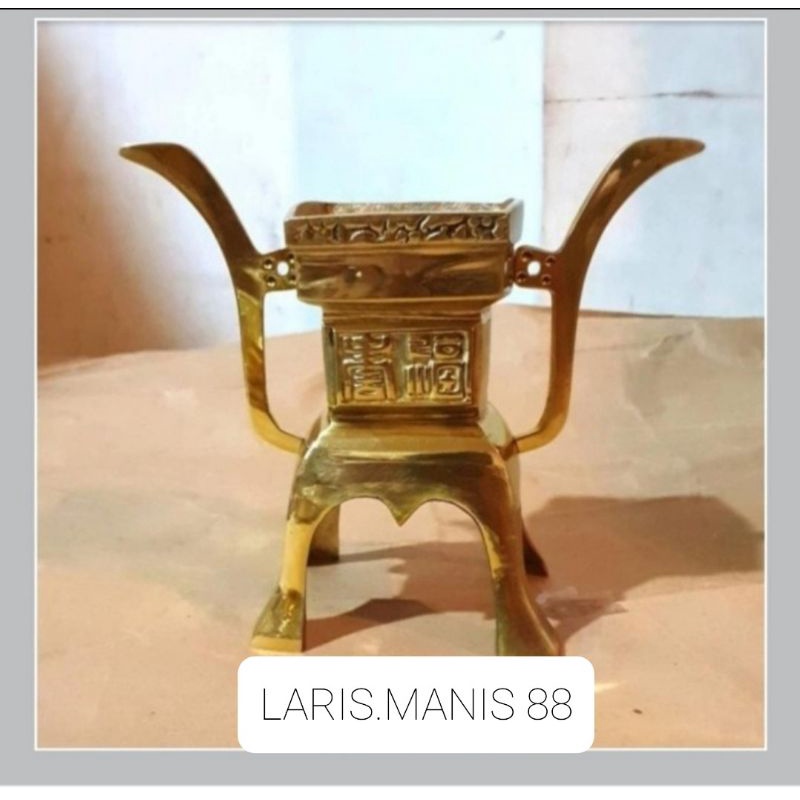 Hiolo Hio lo/Tempat Bakar Dupa kayu cendana/ kerucut/yenpau kuningan