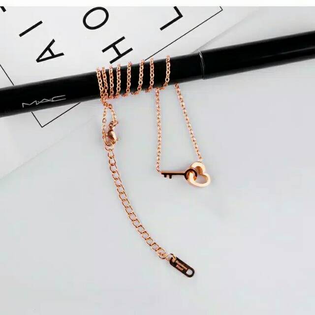 GG Kalung Love Key Titanium Premium Lapis Emas 18K #KL - 153