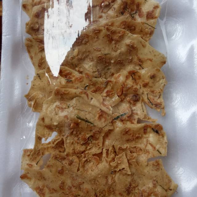 

Rempeyek udang rebon asli
