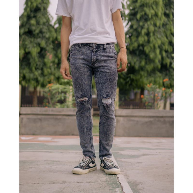 Celana Jeans Pria Sobek Lutut Distro Robek Skinny Melar Pensil Premium Quality Distro / Celana Panjang Snow Sobek / Celana Snow Sobek / Celaana Panjang