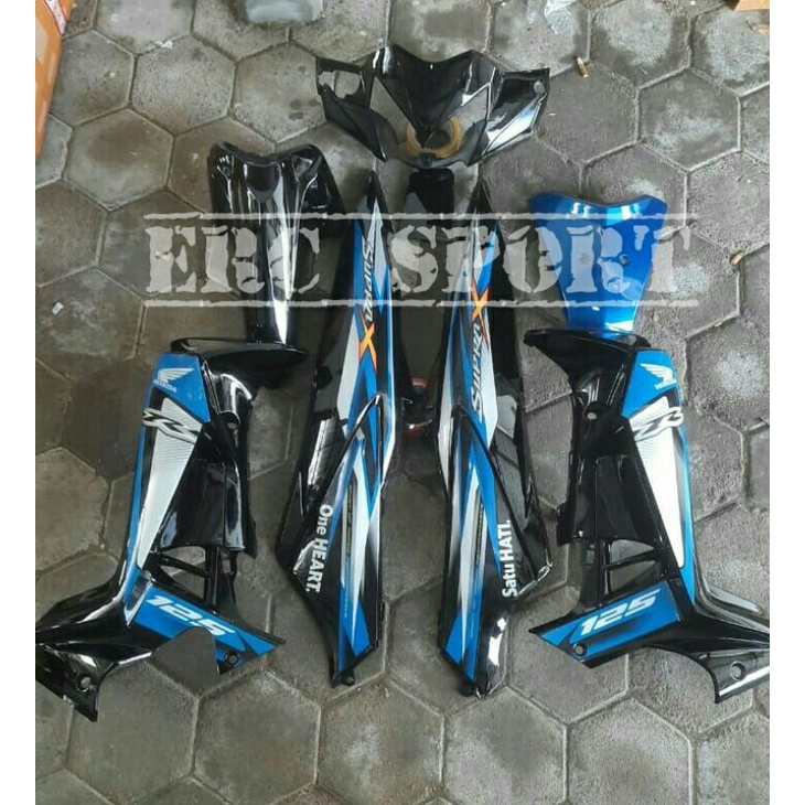 cover bodi halus fullset body honda supra x 125 new supra x 125 batman 2013 one heart hitam biru
