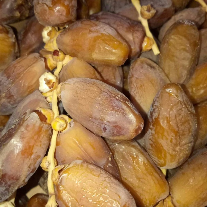 

kurma tunisia tangkai 1karton isi 12 box 500gr