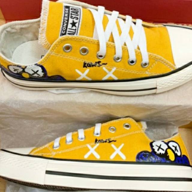 Converse x elmo kaws