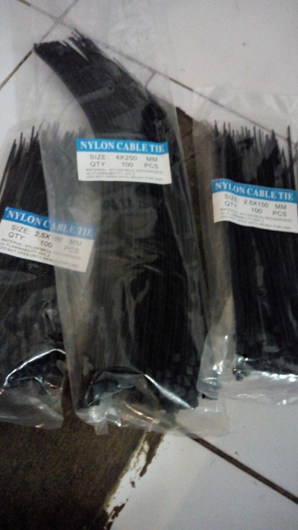 Kabel Ties Cable Tie Kabel Tie 4x250 Mm 25cm Hitam 100pc