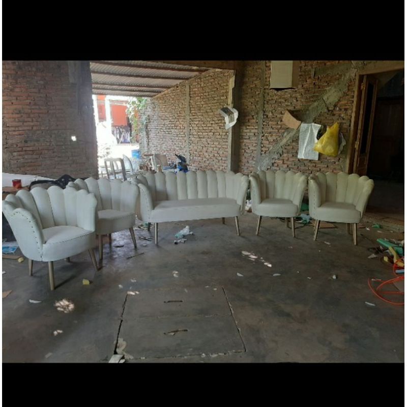 KURSI PELAMINAN LESTI / KURSI PENGANTIN TERBARU / KURSI PELAMINAN MINIMALIS / KURSI PELAMINAN