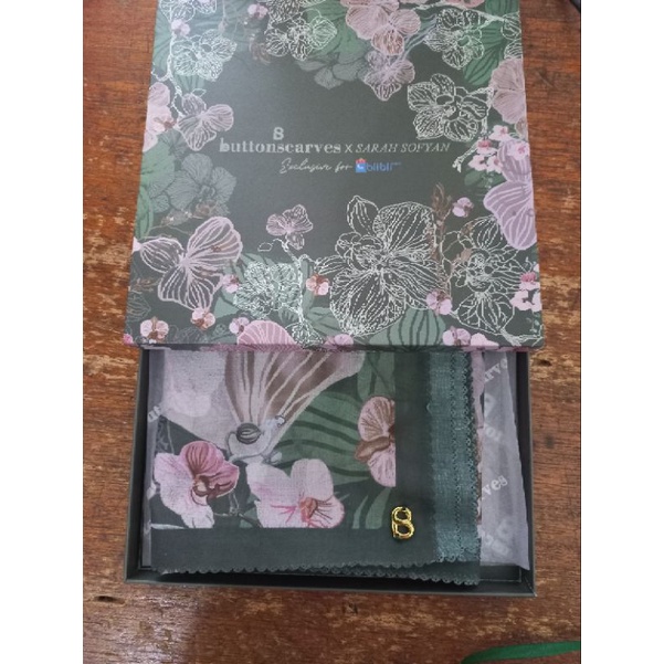 [PL] Buttonscarves x Sarah Sofyan orchide green