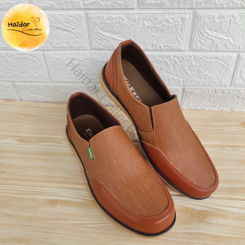 Sepatu Pria Kulit Sintetis Premium Slip On Kasual Cowok Kerja Lentur  Original Sol Karet