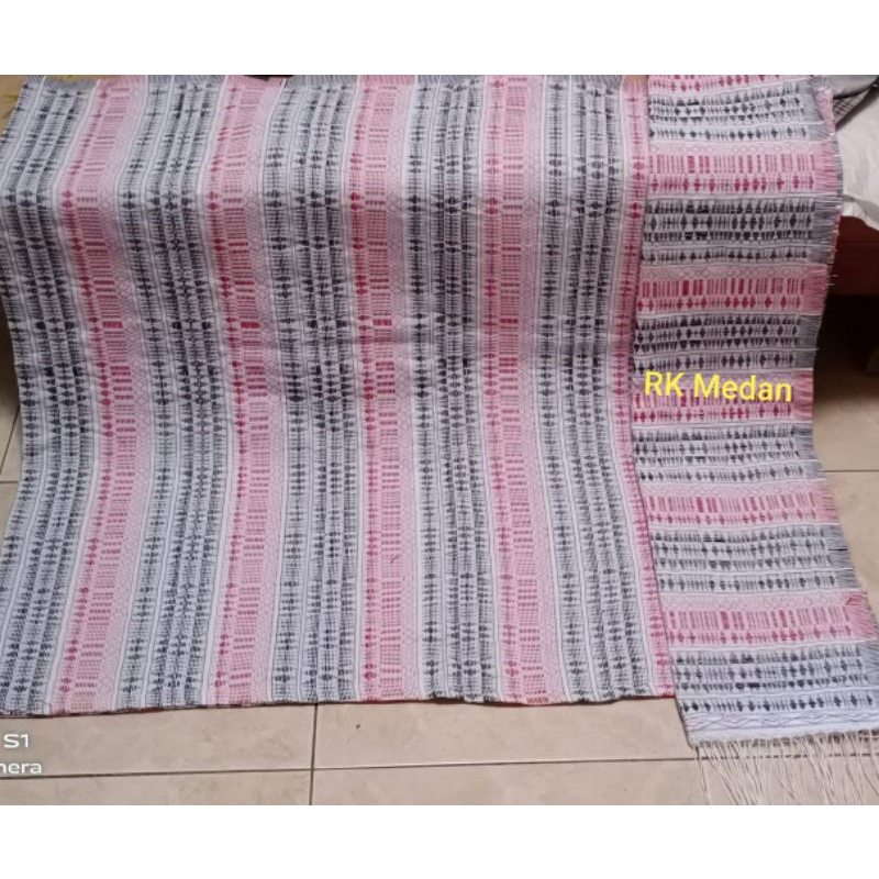 Rp.250.000Tumtuman Siantar, sarung lilit dan selendang,benang timbul ,bukan katun