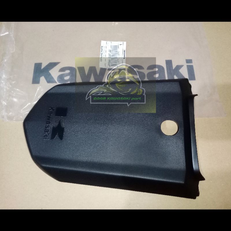 sambungan cover body belakang cover tail ksr 110 original kawasaki