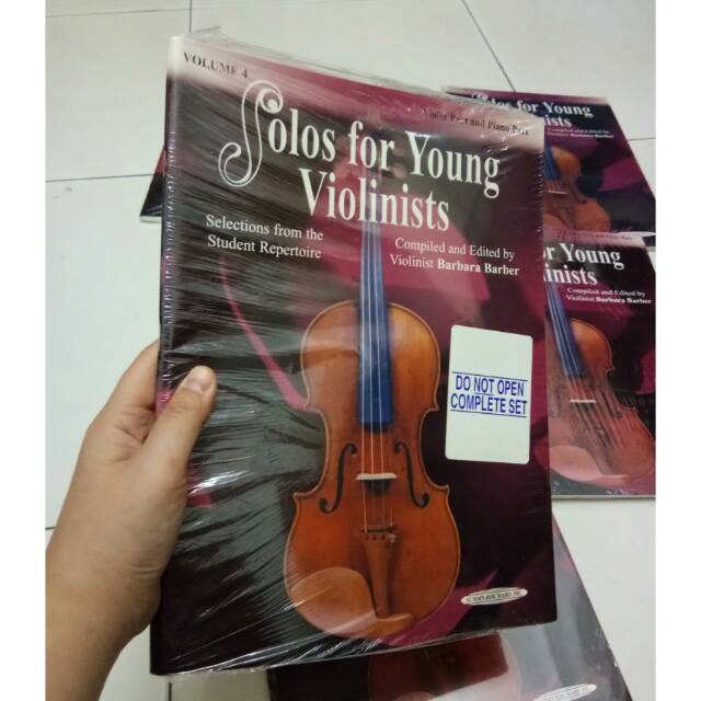 Volume 4 Solos for Young Violinist buku biola lengkap dengan piano part