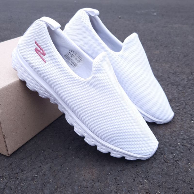Laris Sepatu slip on Skechers putih promo murah lebay anti slip putih women import wanita harga grosir