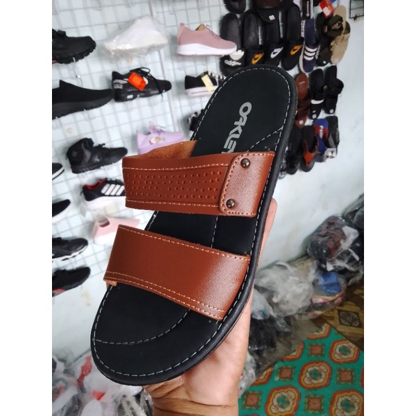sandal pria merk Oakley sandal keren Oakley sandal kulit Oakley sandal pria dewasa kekinian sandal k