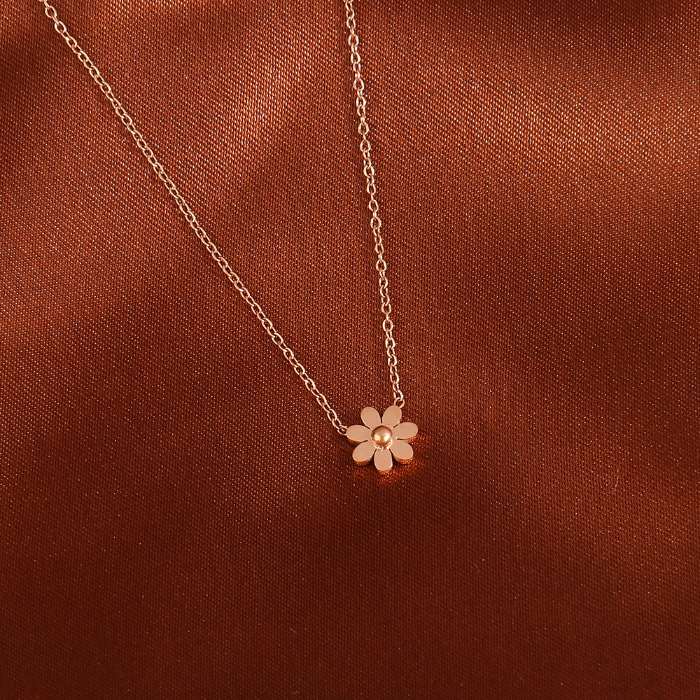 Korean Daisy Necklace Simple Flower Pendant Titanium Steel Rose Golden Necklace Net Red  Titanium Steel Pendant