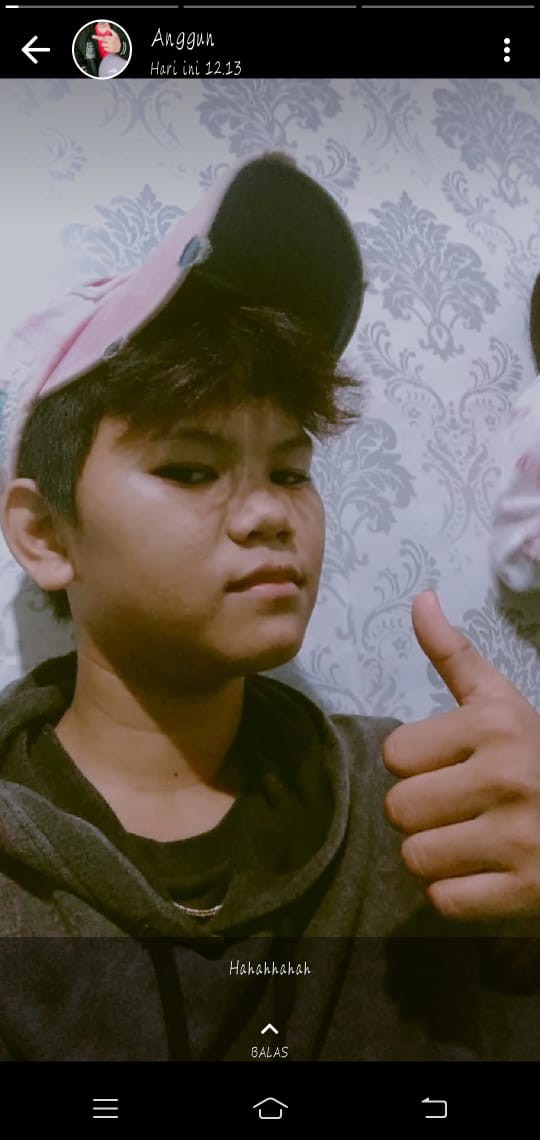 Gantungan  Baju  Dinding  Stainless