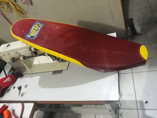 Jok beat karbo slim kulit karbon biker