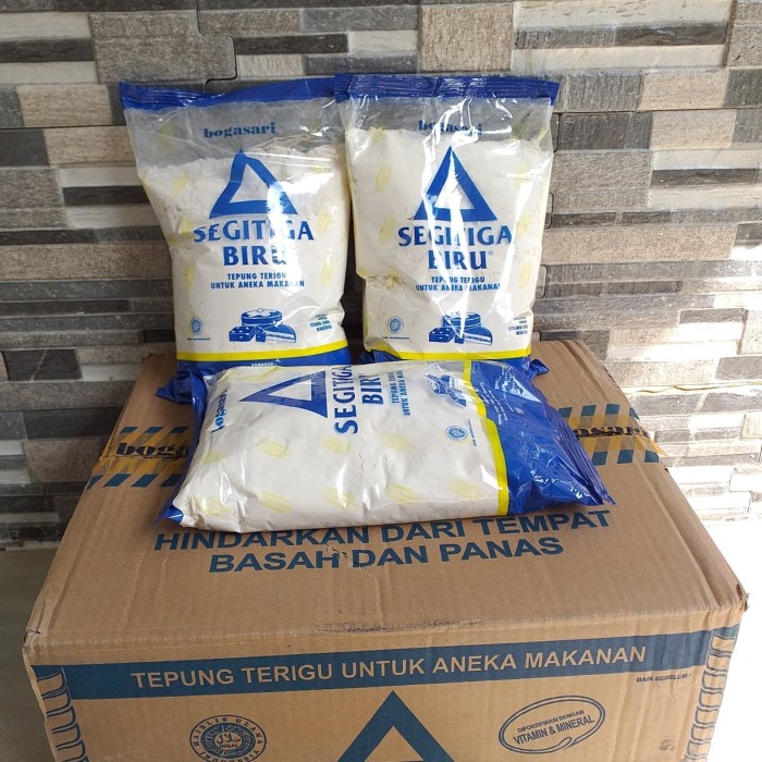 

BISA COD Tepung Segitiga Biru Kemasan Ekonomis 1 Dus (Via GOJEK)