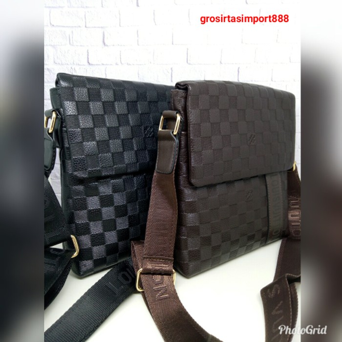 Dijual Tas selempang kulit embos LV - Hitam Murah