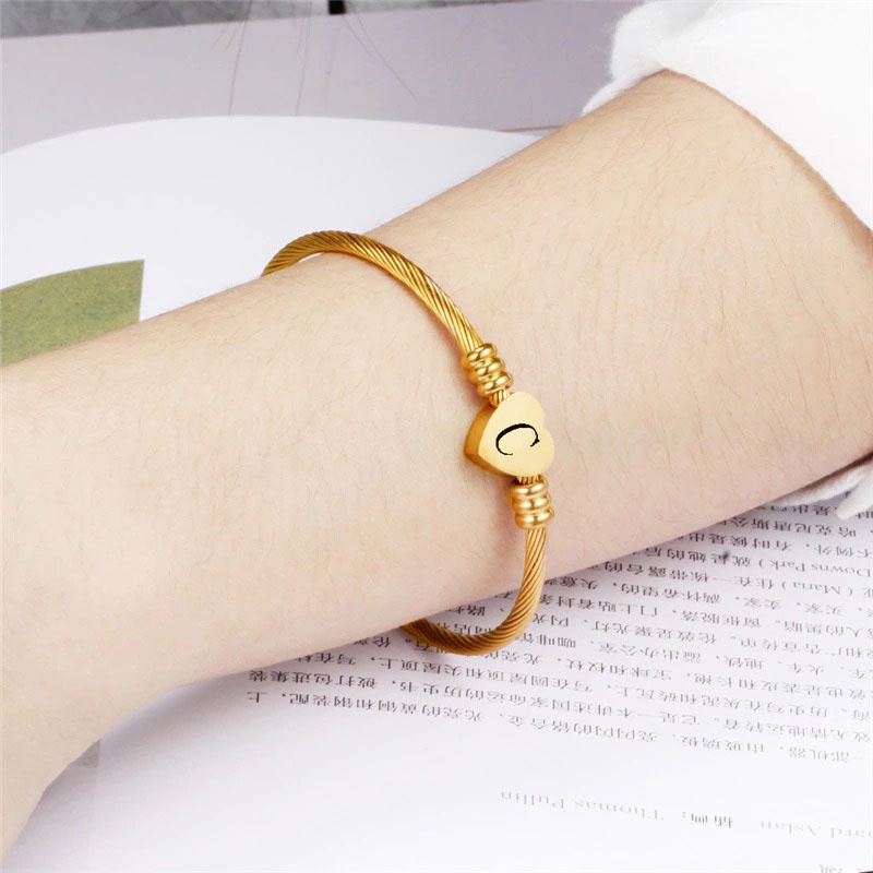 Gelang Huruf Titanium Inisial Letter Stainless Steel Warna Gold Hati Bangle Alfabet Charms Dalika