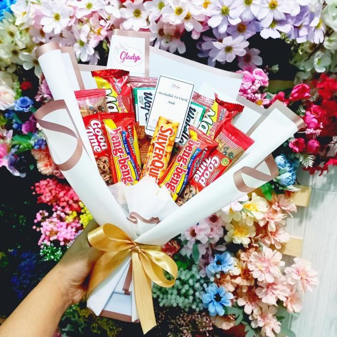 Small Snack Bouquet / Buket Coklat /Buket Makanan / Buket Wisuda Murah