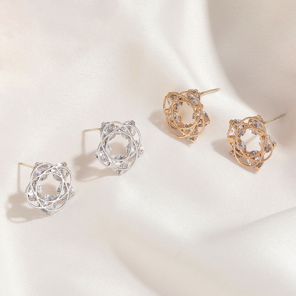 Hu Hu Hu Hu Hu Alat Bantu Pasang Kacamata♡ 1 Pasang Anting Stud Desain Bunga Hollow Aksen Kubik Zirkonia Tahan Lama Untuk Wanita