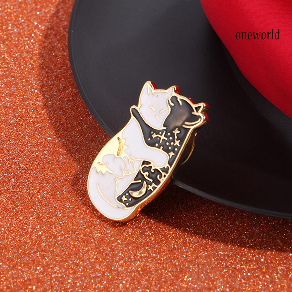 OW@ Brooch Black White Hugging Cats Enamel Alloy Denim Jacket Collar Badge Brooch Pin for Clothes Collar