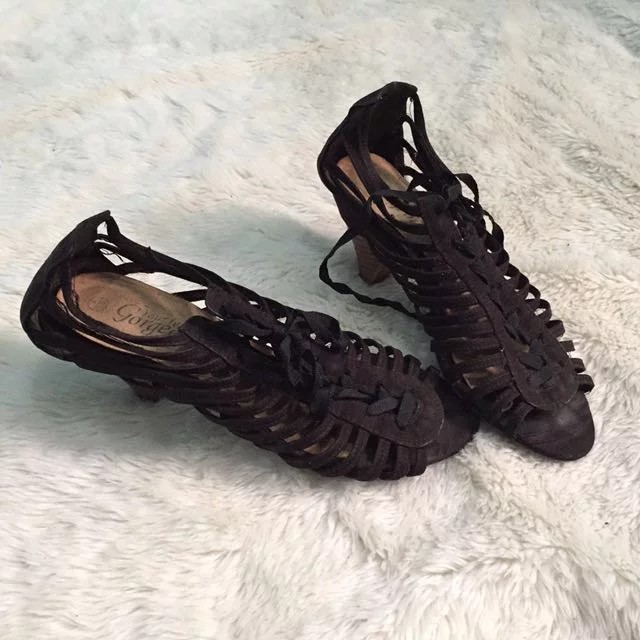 New look gorgeous shoes sepatu size 37 gladiator hitam