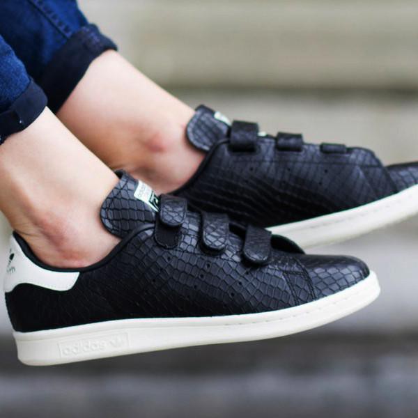 adidas velcro black