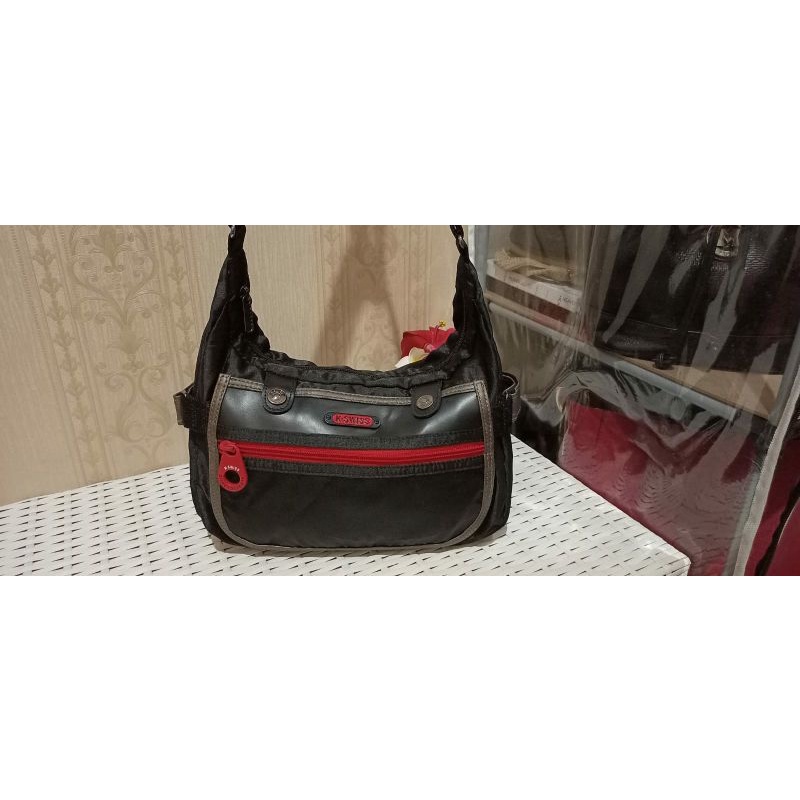 TAS SLEMPANG K SWISS BAHAN NILON PRELOVED BAG