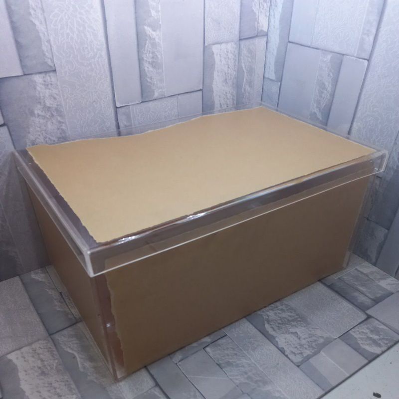kotak sepatu box akrilik custom