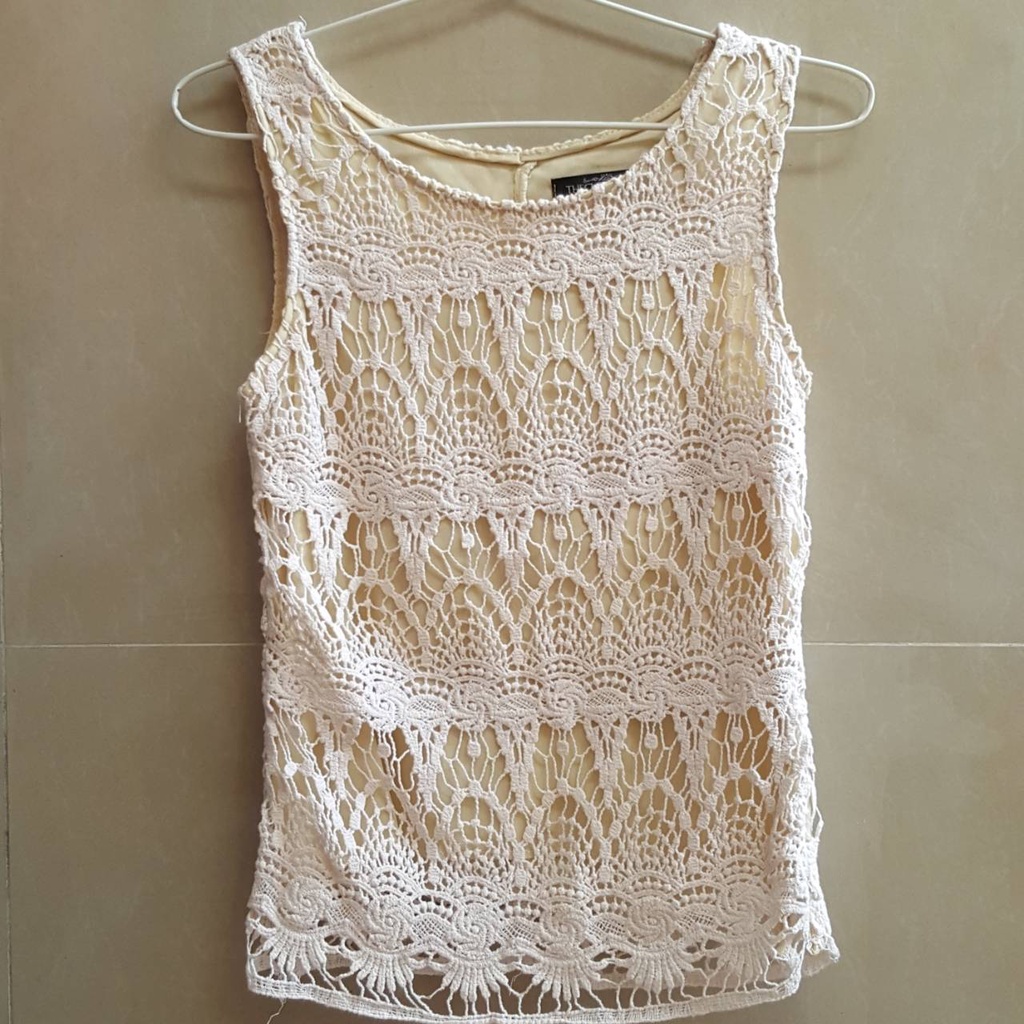 Preloved Baju Atasan Lace warna Cream , Baju Atasan warna Krim , Baju Atasan warna Cream