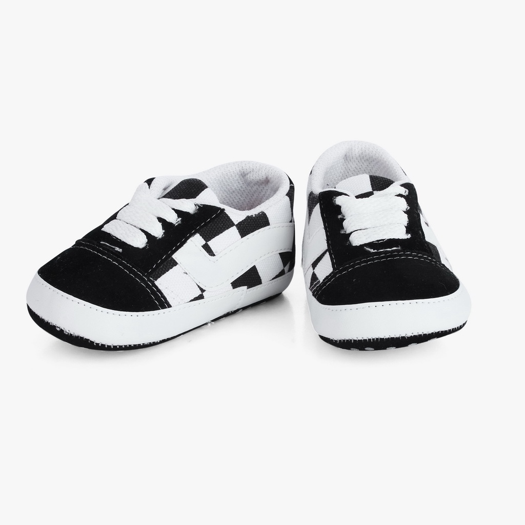 SEPATU ANAK PREWALKER UNTUK USIA 0 SAMAPAI 9 BULAN NB02 HITAM KOTAK