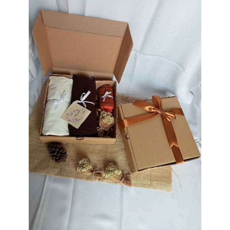 

Kado box hampers unik kadoanniversarry kadounik